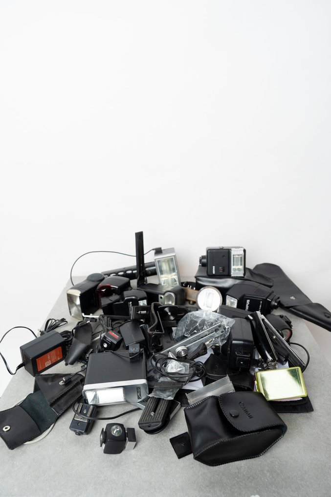 Flash accessories // cables-brackets-power-diffusor-colorgel-sockets Vaku #1.0