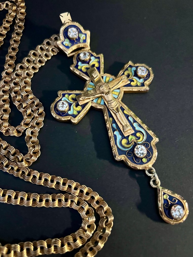 Μπρούντζος - Κολιέ με μενταγιόν - Εμαγιέ σταυροειδές μενταγιόν. #3.2