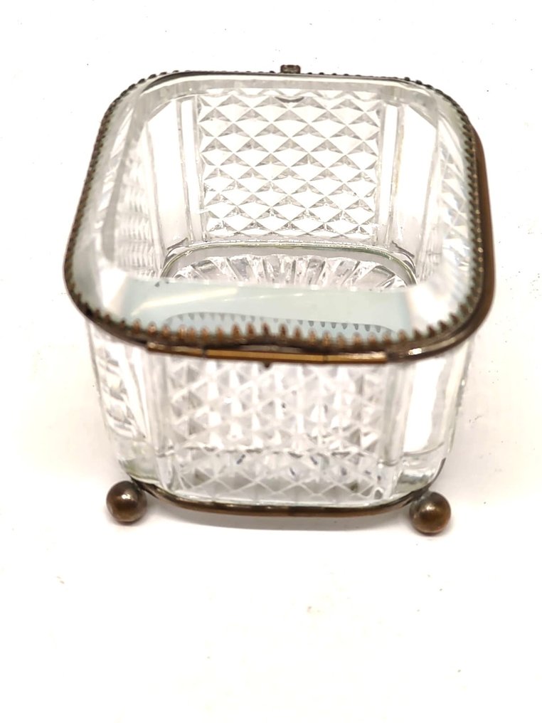 Sieradendoos - Baccarat portagioie, klein glazen schatkamer (gewicht 628 g) met een lijst in verzilverd metaal. #3.2