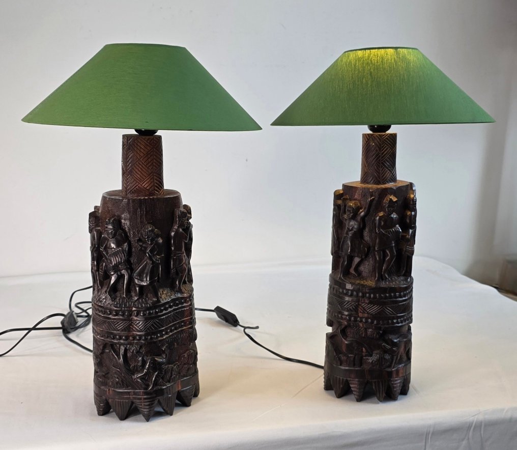 Table lamp - Ebony - A pair of hand-carved wooden table lamps #1.0
