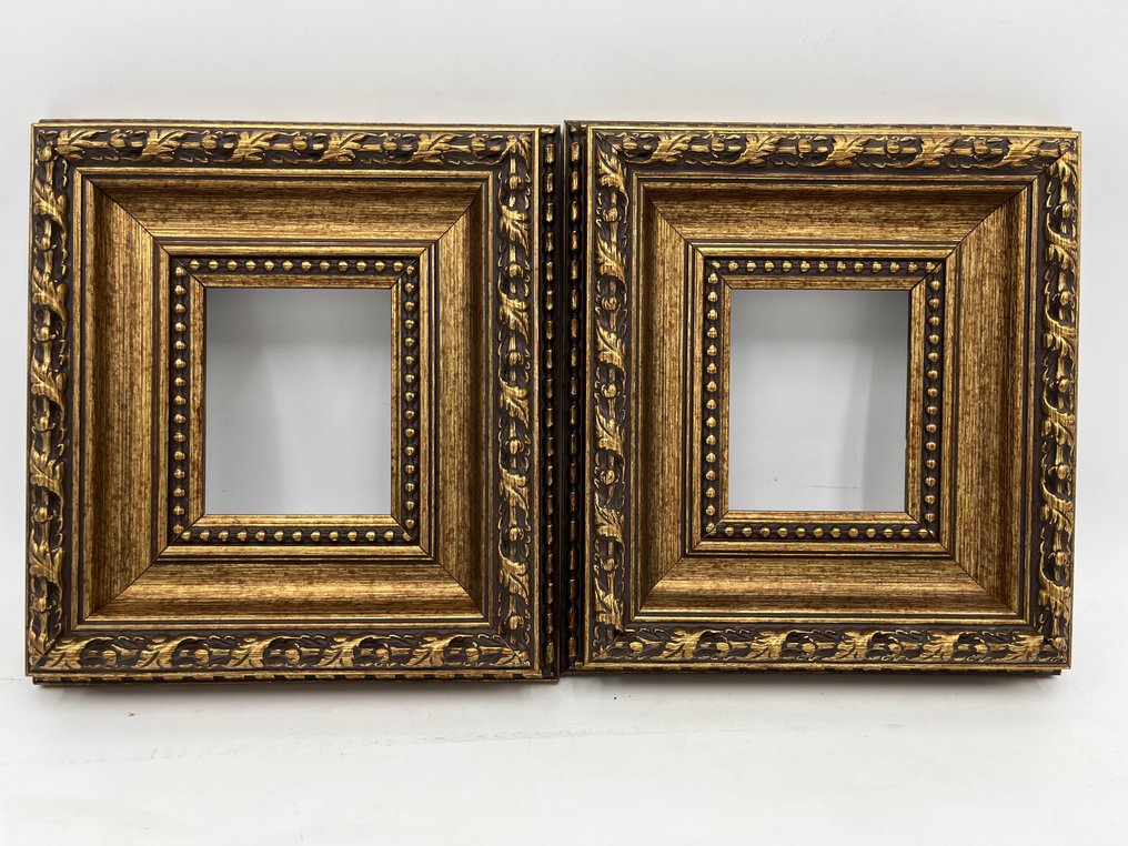 Frame (2) - Wood #1.0