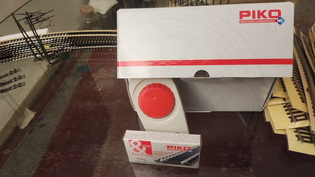 Piko H0 - 55003 - Machetă set șine de tren (63) - Set format din șine H0 ambalate individual, transformator/centrală PIKO cu buton rotativ. #1.0