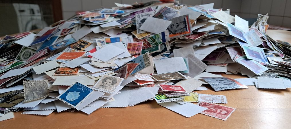 Netherlands  - Large batch diverted with tens of thousands of stamps. #3.2