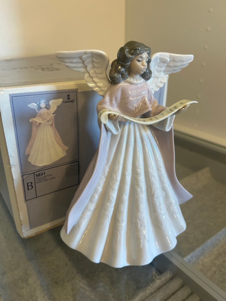 Lladró - Beeldje, Angel tree topper - 5831 “New in original box” - 19 cm - Porselein #1.0