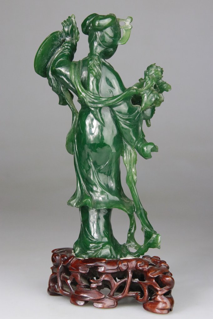 Kwanyin Sculpte - Rosewood Base - Box - Jade Spinach (untested) - Pierre Sculptee - China - Beginning of the 20th century #3.2