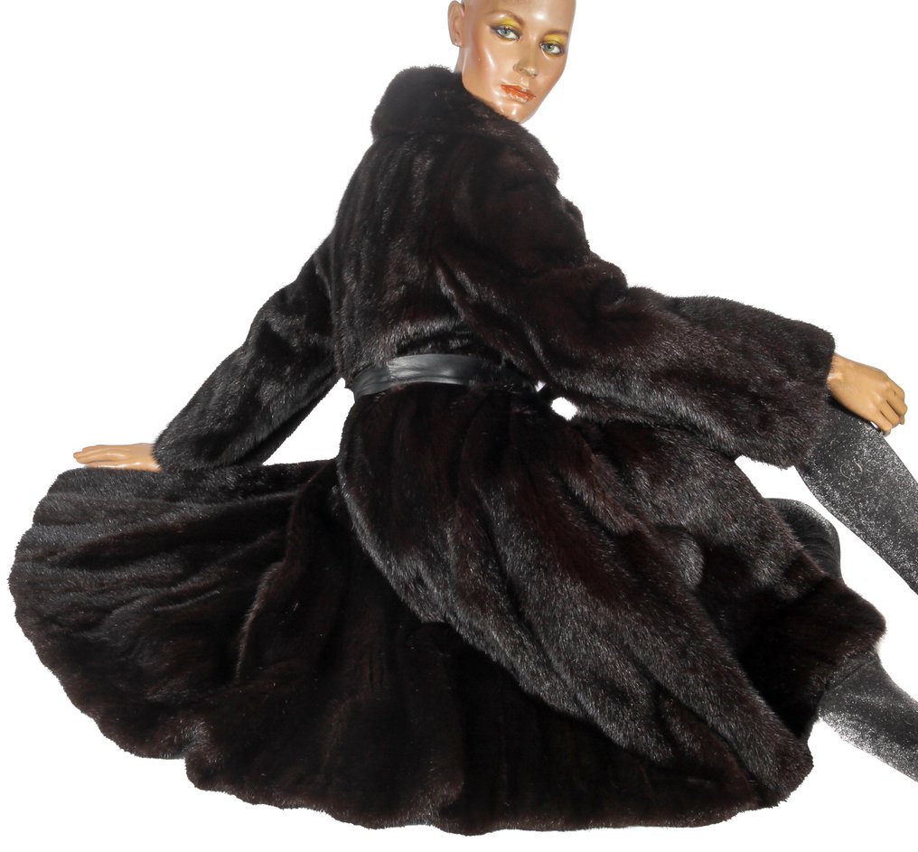 Artisan Furrier - Fur coat #4.3