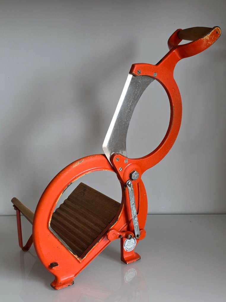 Zabytkowy duński design, projekt Ove Larsena, ręczna gilotyna do chleba „Raadvad” (294), krótka - Brødkutter - Støpejern #1.0