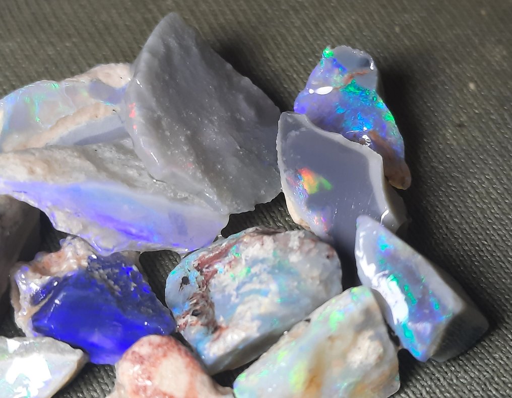 21 cts - Kaunis Australian opaal Karkea- 4.2 g #2.1