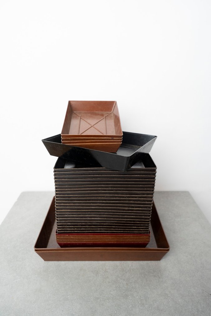 Developing trays 30x22cm // 21x16cm // 17,5x12,5cm Pimiötarvikkeet #1.0