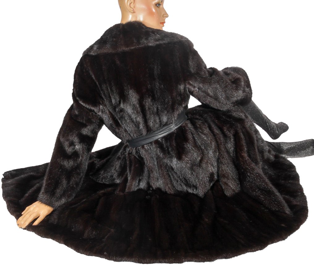 Artisan Furrier - Fur coat #3.2