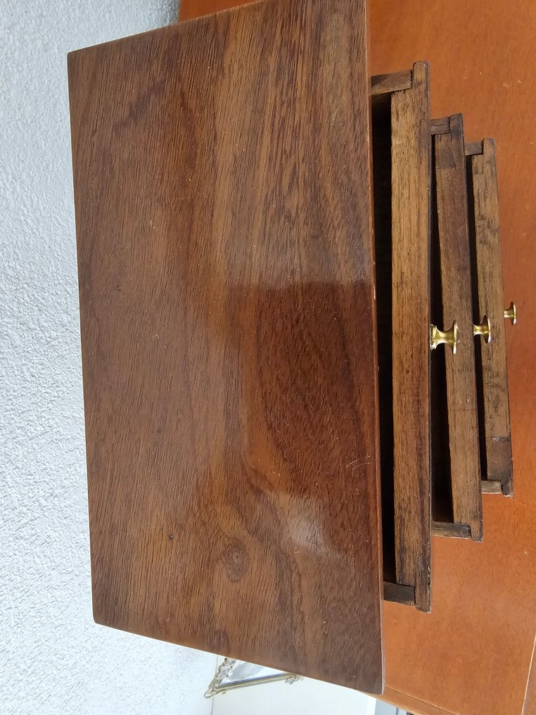 有抽屉的小柜 - 红木 #3.2