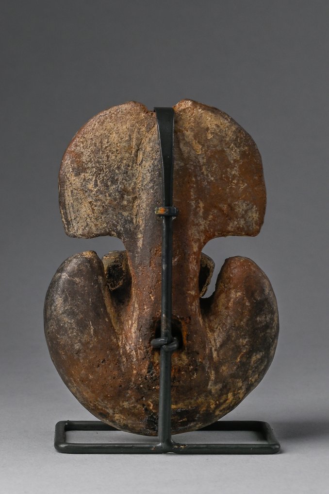 Figurin - Okarina mit stehender zoomorpher Figur mit Halbmondkopfschmuck - Keramik #3.2