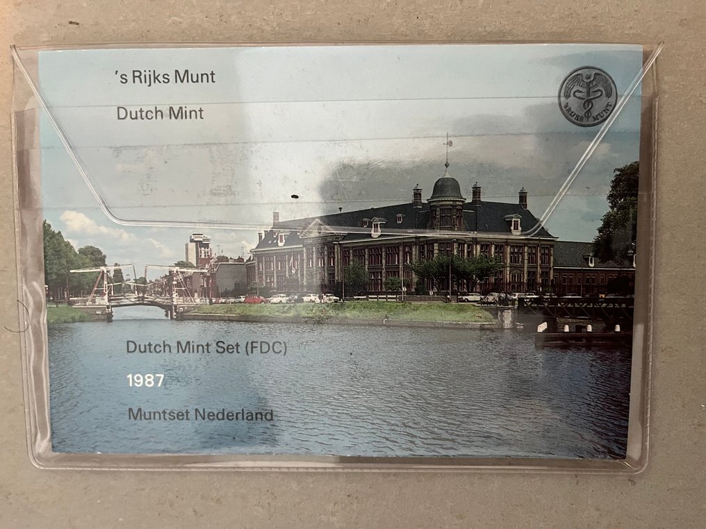 Hollandia. Mint set 1976 t/m 1980 en 1982/2001 15 BU + 3 Proof jaarsets  (Nincs minimálár) #1.0