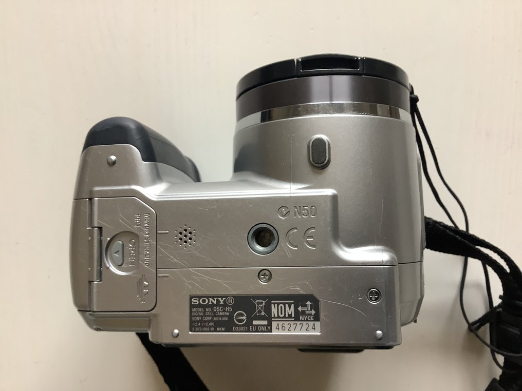 Sony Cyber-Shot DSC-H5 Digital camera #4.3