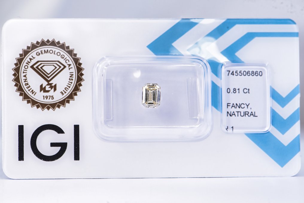 χωρίς τιμή ασφαλείας - 1 pcs Διαμάντι (Φυσικού χρώματος) - 0.81 ct - Σμαράγδι - Fancy light Κίτρινο - I1 - International Gemological Institute (IGI) - ΒΓ #1.0