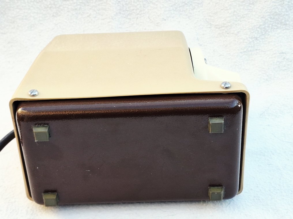 Ipari berendezések - Csiszológép szemüveglencsékhez / lencsékhez - Franciaország - Briot #4.3