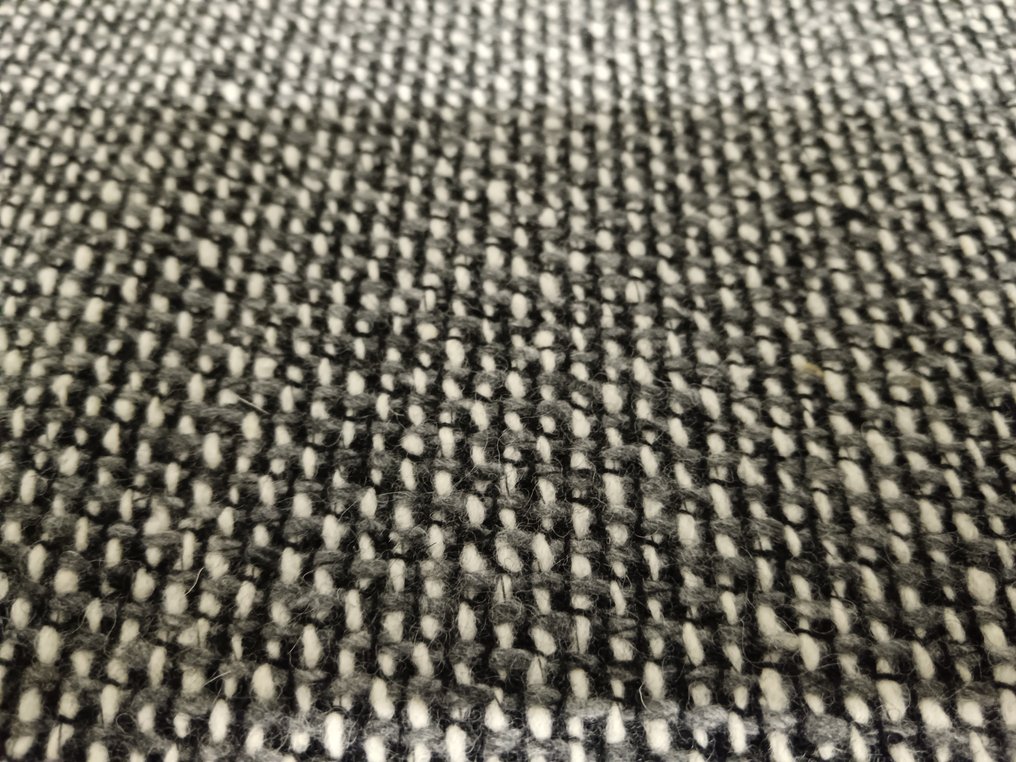 Basket weave pure wool 100%, size 5.90x1.60 m - Textile - 590 cm - 160 cm - Basket weave pure wool #4.3