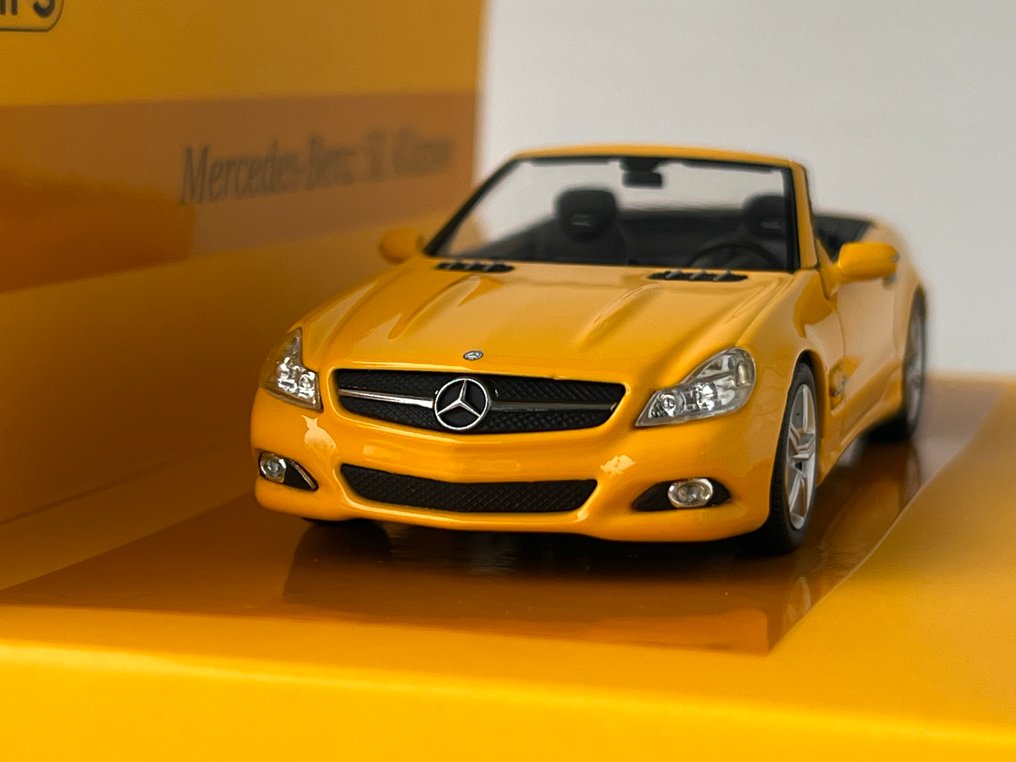 Minichamps 1:43 - Modell autó - Mercedes Benz - SL R230 #2.1