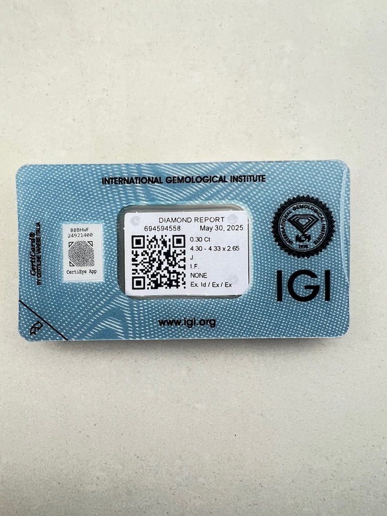 沒有保留價 - 1 pcs 鑽石 (天然) - 0.30 ct - 圓形 - J(極微黃、從正面看是亮白色) - IF - 國際寶石學院(International Gemological Institute (IGI)) #2.1