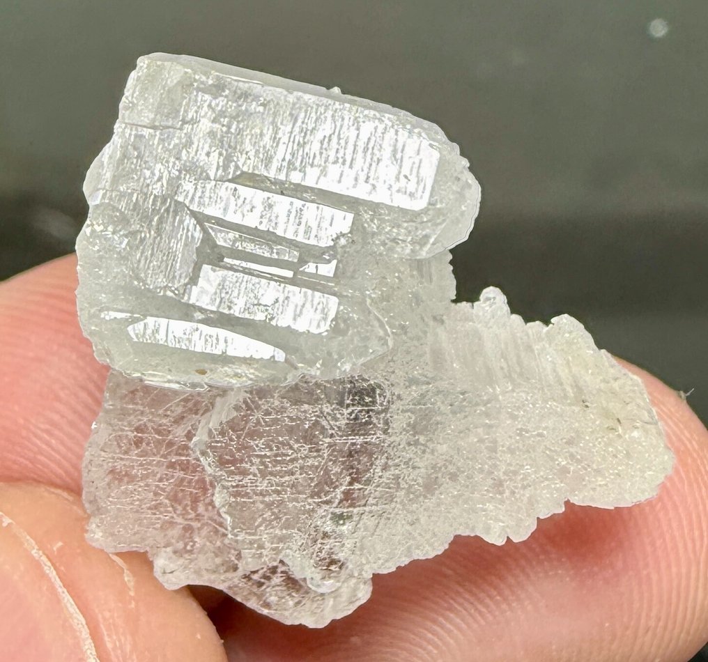 Beryllonite Crystal cluster - Height: 20 mm - Width: 20 mm- 5.4 g - (1) #4.3