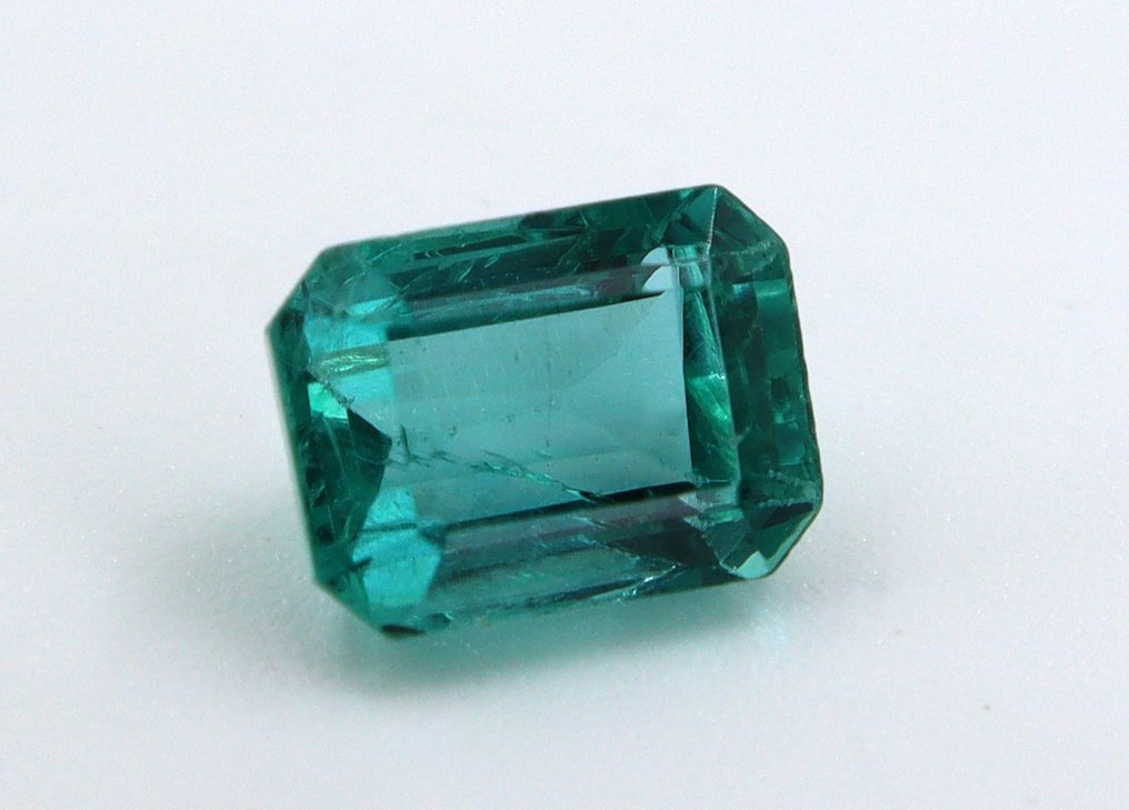 Zöld Smaragd  - 1.33 ct - Nemzetközi Gemmológiai Intézet (IGI) #3.2