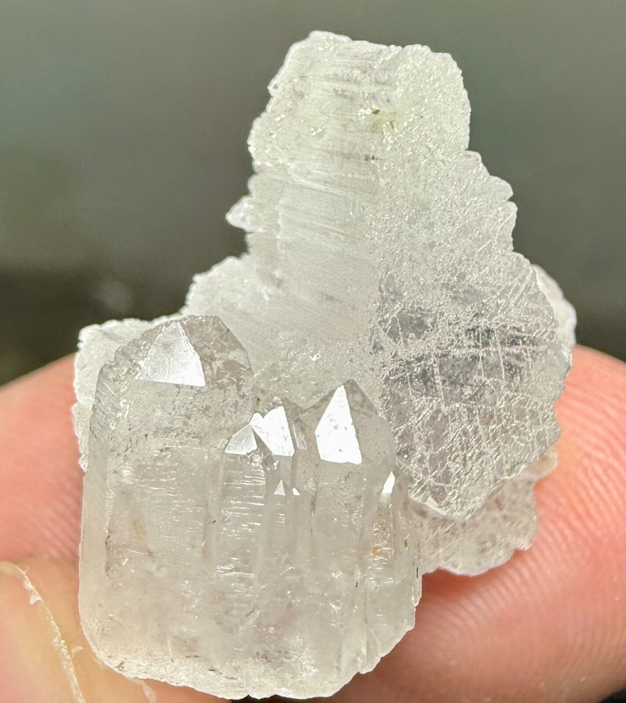 Beryllonite Crystal cluster - Height: 20 mm - Width: 20 mm- 5.4 g - (1) #3.2