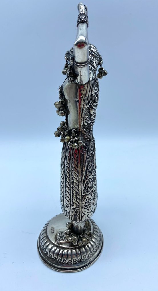 Statue, Indian statue of a bejeweled female dancer 290 gr - 22 cm - .750 silver #3.2