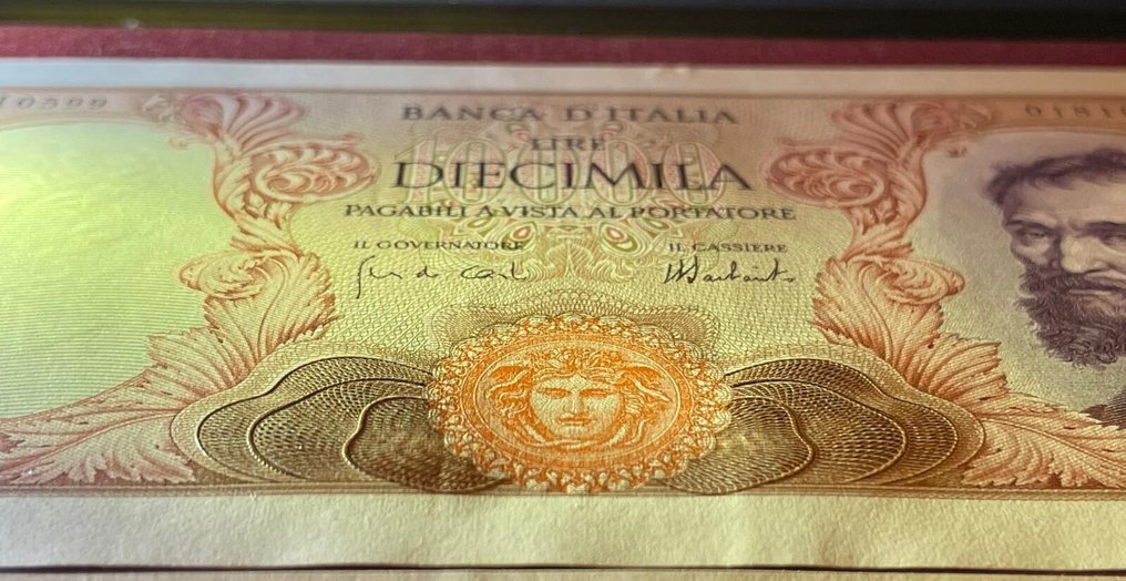 Italy. - 2 x 10.000 Lire 27/11/1973 Michelangelo - Gigante BI 74H; Pick 97 (No reserve price) #2.1