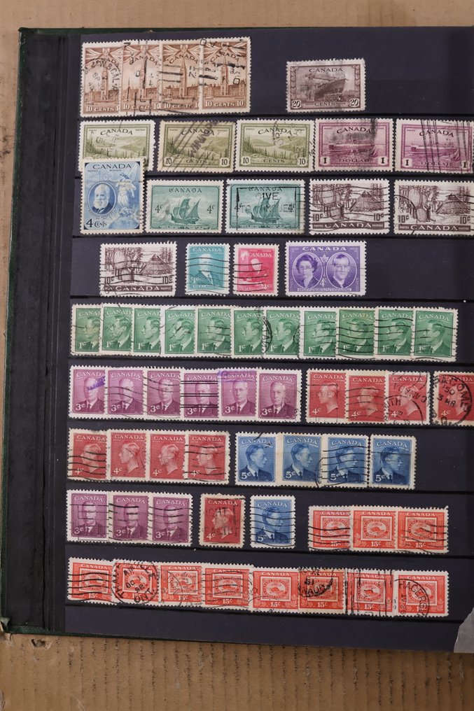 Regno Unito, Isole del Canale, Canada 1880/1989 - Lotto di 3 classificatori, 1 raccoglitore ad anelli e serie annuali sciolte #3.2