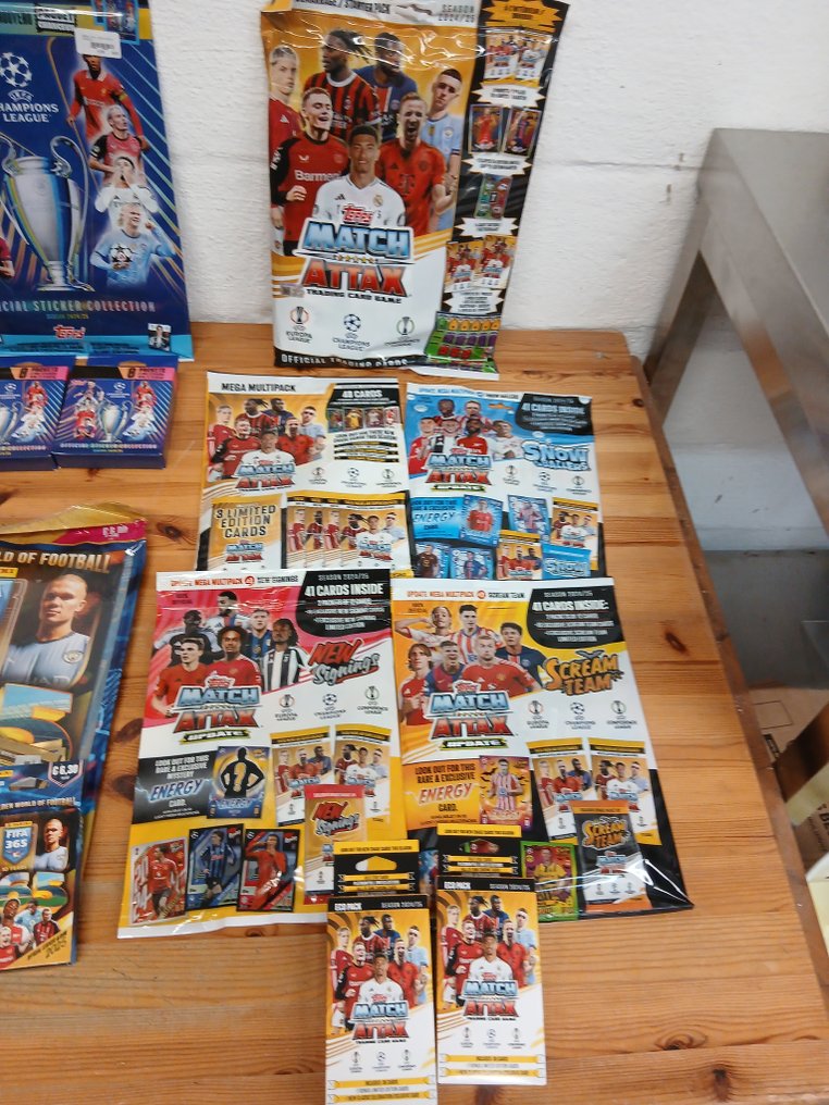 Panini voetballot van starterpaks en booster bundels 27 stuks - 27 泡殼包 - 全新 (M) #3.2