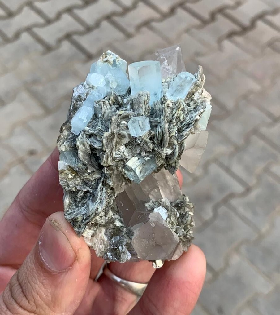 Blue Aquamarine Terminated Crystals With Mica Combine Specimen Specimen - Height: 7.3 cm - Width: 4.6 cm- 154 g - (1) #1.0