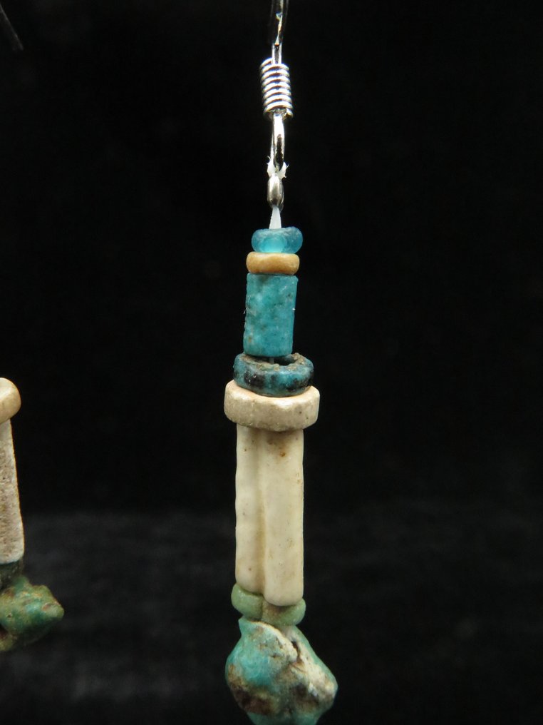 Αρχαία Αιγυπτιακή Σκουλαρίκια από γυαλί και φαίνια, χάντρες μουμίας με φυλαχτά. - 5 cm  (χωρίς τιμή ασφαλείας) #3.2