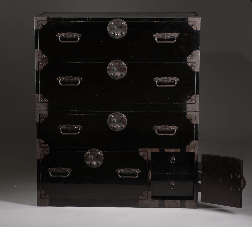 Dulap Shonai antic, lăcuit negru, în două secțiuni. - Lemn de Cypress Hinoki, Fier forjat manual - Japonia - Meiji period (1868-1912) #2.1