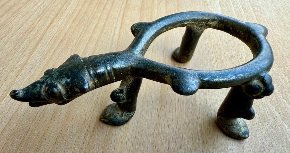 Supporto per conchiglia usato in una cerimonia di puja - Bronzo - India - XIX secolo #1.0