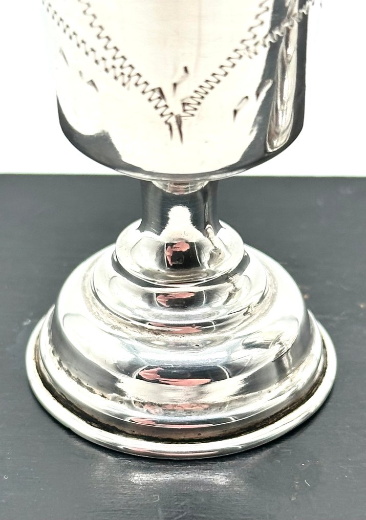No reserve-Twee antieke zilveren borrelbekertjes met cartouche - Tazza (2) - .833 argento #3.2