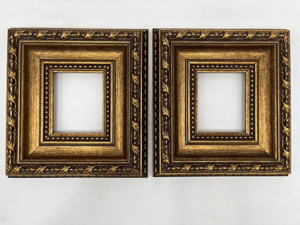 Frame (2) - Wood #1.0