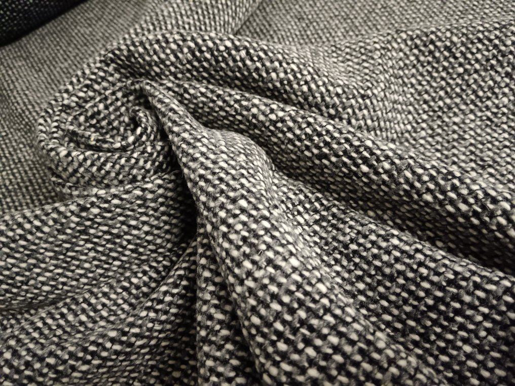 Basket weave pure wool 100%, size 5.90x1.60 m - Textile - 590 cm - 160 cm - Basket weave pure wool #2.1