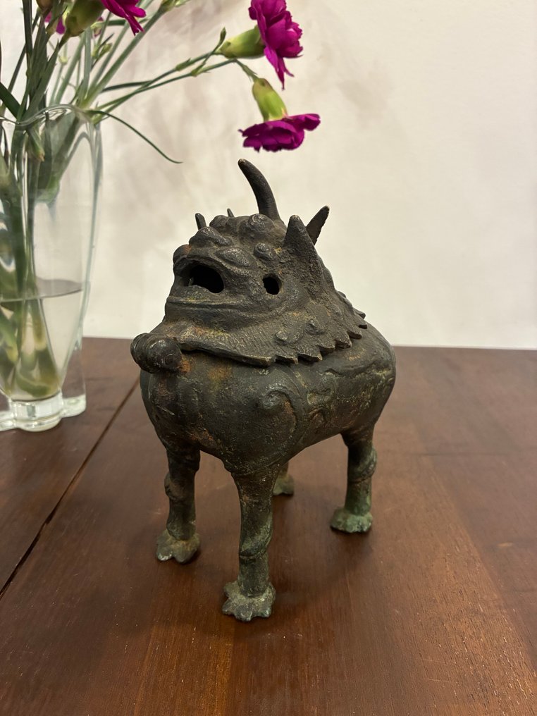 A Chinese bronze incense burner in the shape of a Qilin, - Bronze - China - 20th century #1.0