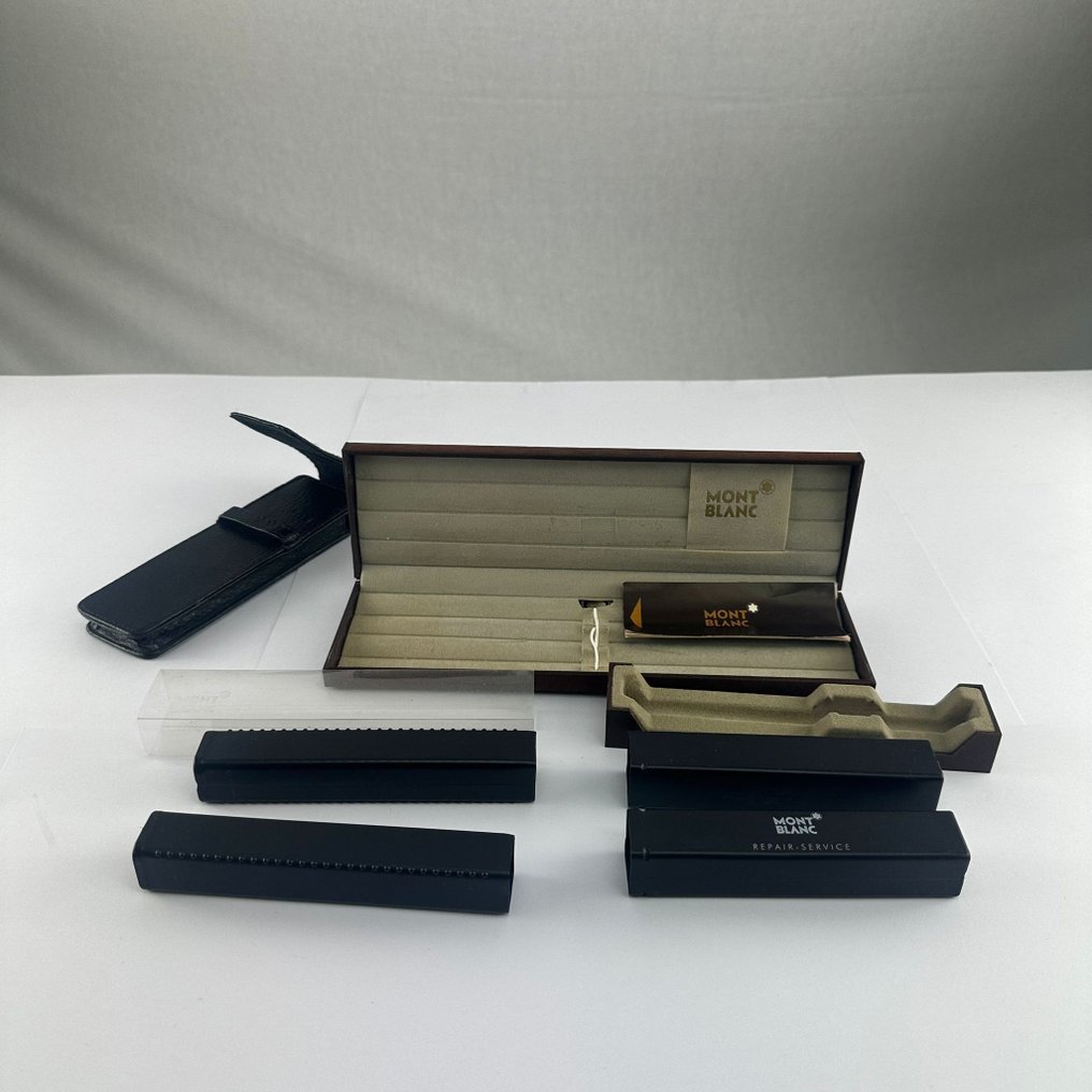 Montblanc, 4 x Montblanc Etui & 1 x unknown etui - Zonder minimumprijs - Pennenetui  (5) - 5x packaging * No Reserve Price * Box Leather - 4x montblanc Etui ; 1 x No Name Leather Etui - Leder, Plastic #3.2