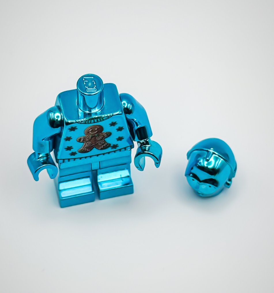 LEGO Minifigure - Star Wars - LEGO - Star Wars - Chrome Blue Plated C-3PO Gingerbread Christmas Mini Figure Official Customized #2.1