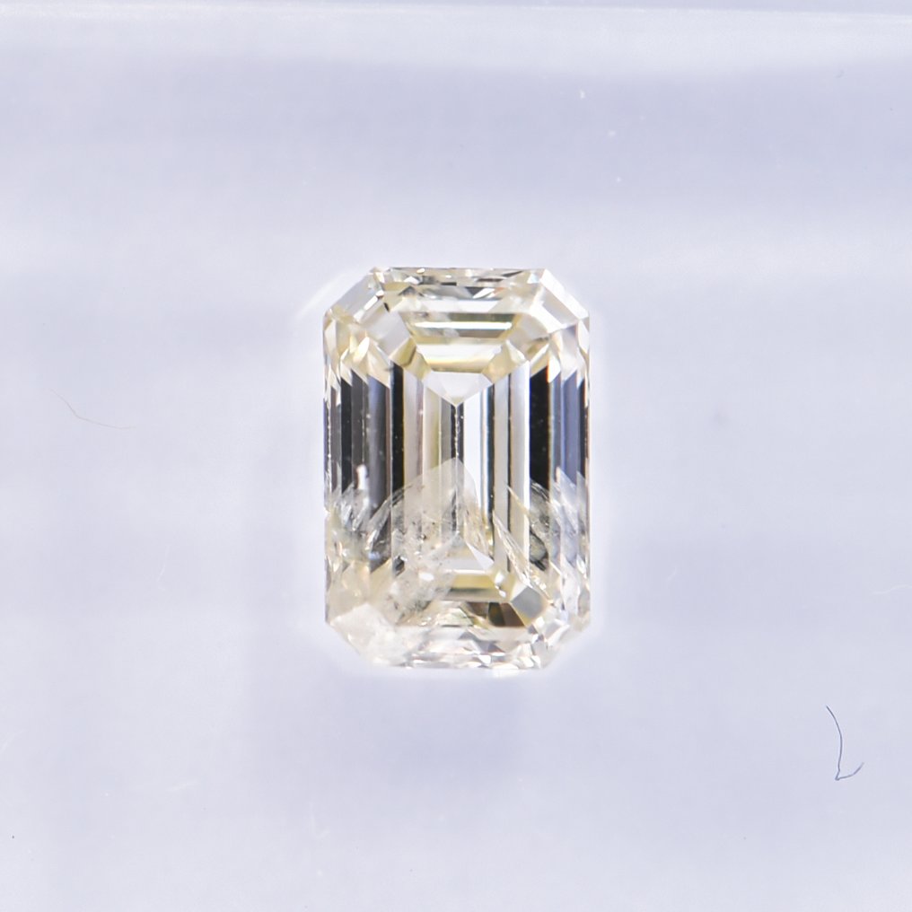 Ingen mindstepris - 1 pcs Diamant (Naturfarvet) - 0.73 ct - Smaragd - Fancy light Grønlig Gul - I1 - International Gemological Institute (IGI) - VG VG #4.3