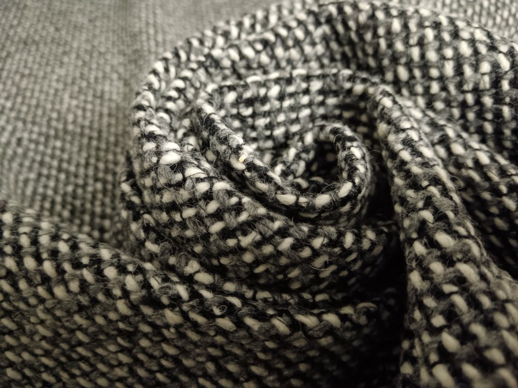 Basket weave pure wool 100%, size 5.90x1.60 m - Textile - 590 cm - 160 cm - Basket weave pure wool #1.0