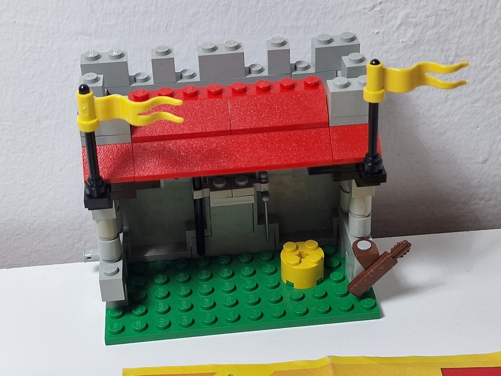 LEGO Set - 6041 - Castle - Lego vintage set Legoland Castle 6041 Armor Shop, with instructions #4.3