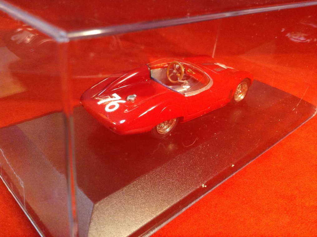 Provence Moulage - made in France 1:43 - Modellino di auto da corsa - O.S.C.A. 750S Sport Barchetta Team Chinetti 12h Sebring 1959 #76 - professionally built - built by Umberto Codolo of Remember = excellent quality - rare today #2.1