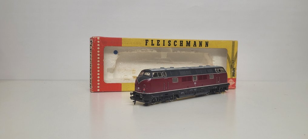 Fleischmann H0 - 4235 - Dízelmozdony (1) - V 221 131 - DB #1.0