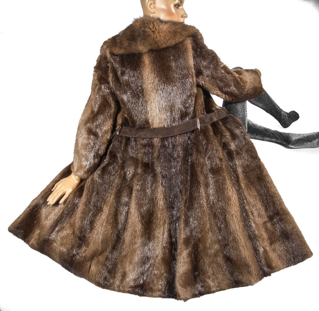 Artisan Furrier - Fur coat #4.3