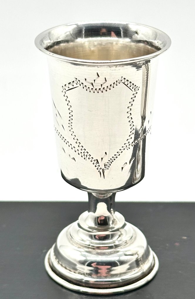No reserve-Twee antieke zilveren borrelbekertjes met cartouche - Tazza (2) - .833 argento #1.0