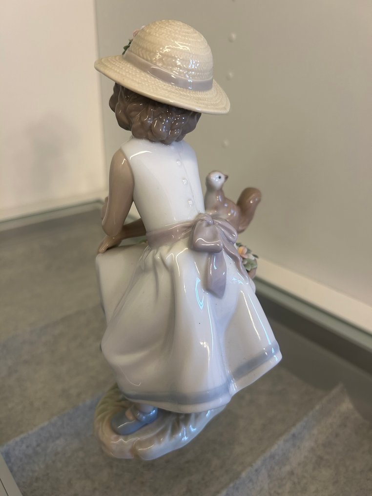 Lladró - Alfredo Llorens - Beeldje, Hello little squirrel - 6825 - Perfect condition - 20 cm - Porselein - 2001 #4.3