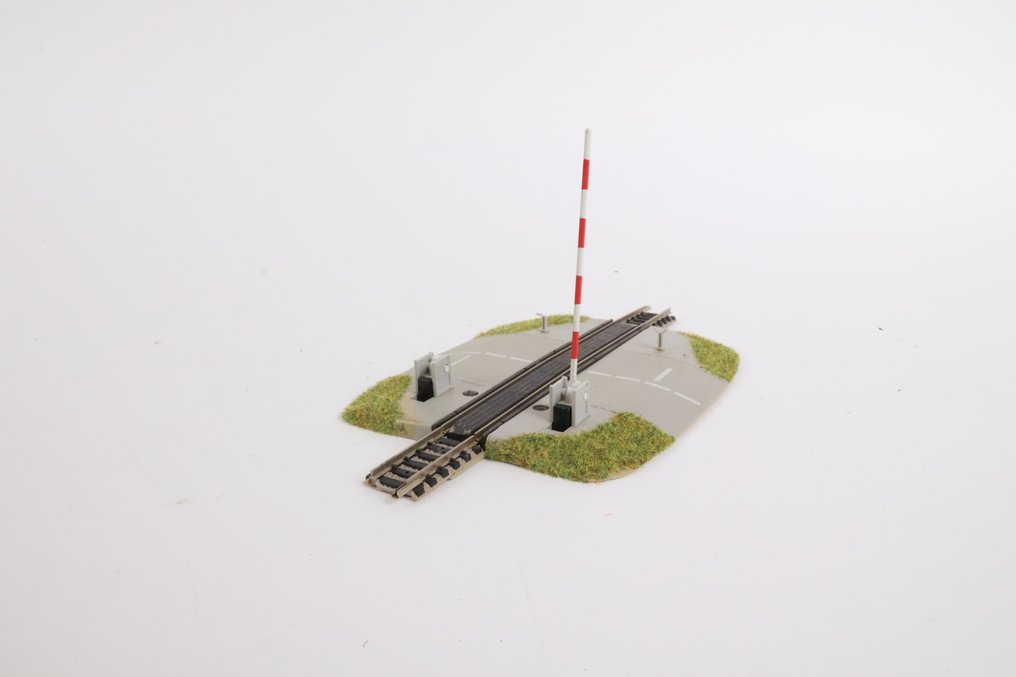 Fleischmann N - 9198, 9199 - Model train tracks (6) - unguarded level crossings #4.3