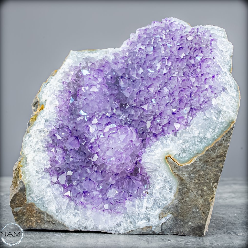 Amestec de ametist cu druză și formațiuni rare de ametist cu cactuși. Splendoare cristalină în violet- 1004.11 g #2.1